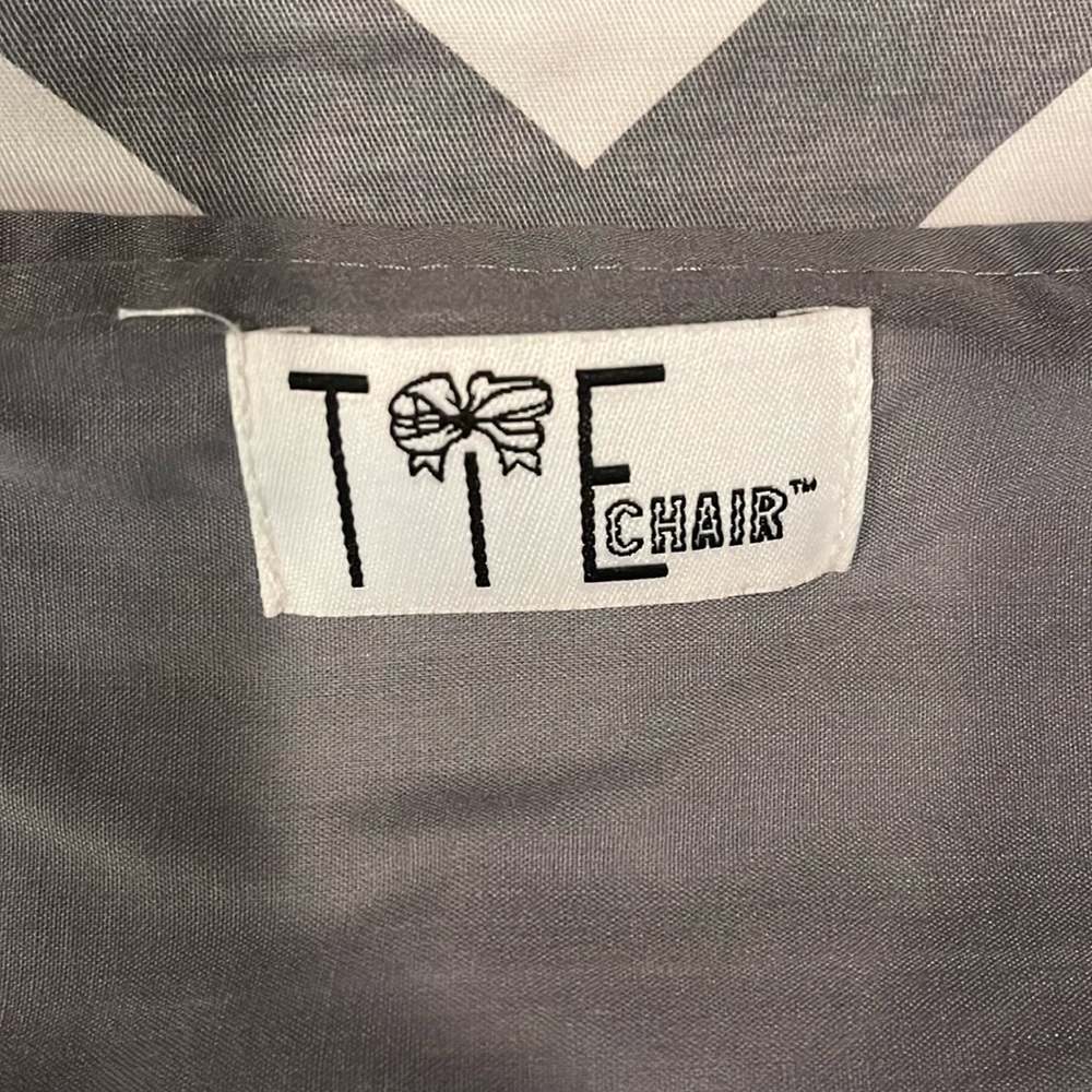 “TIE CHAIR”
